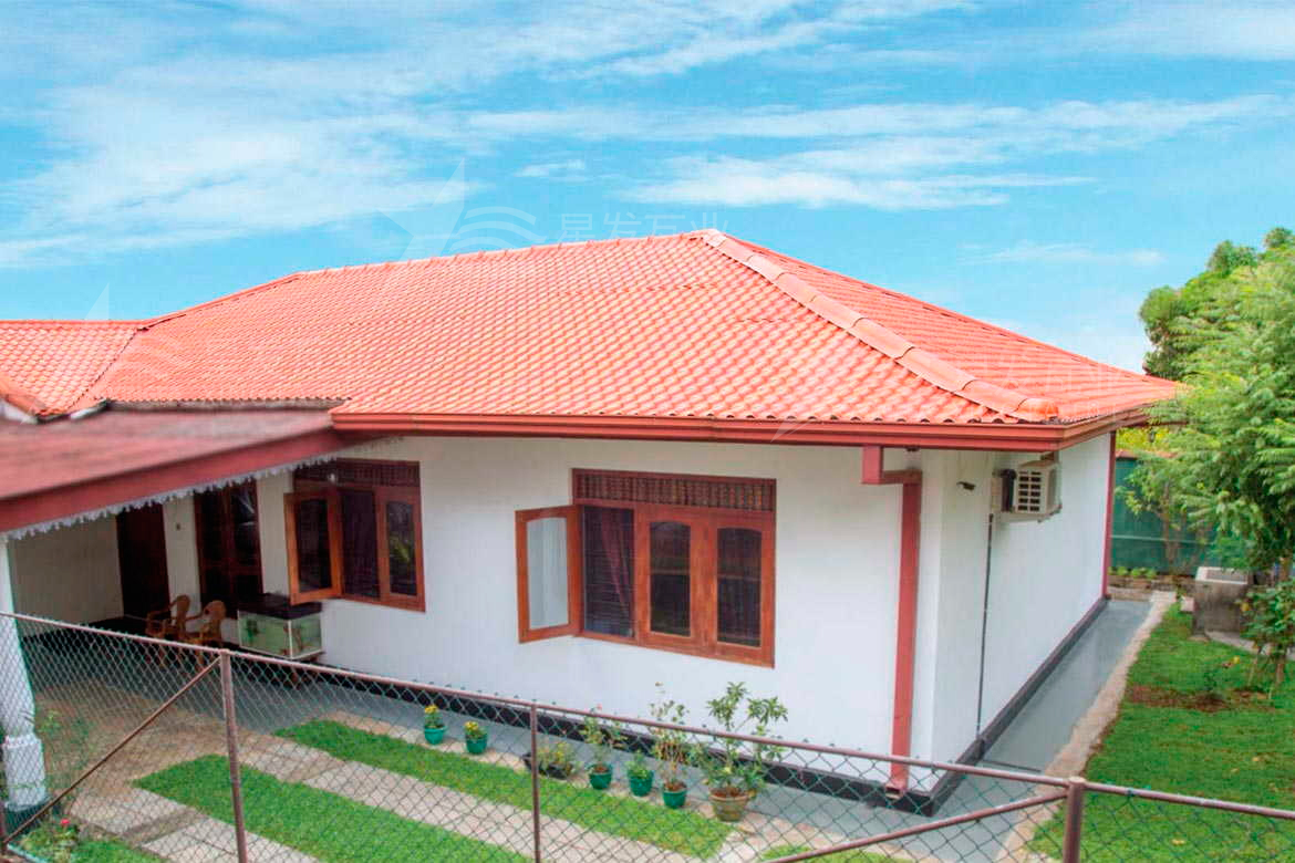 合成樹脂瓦和彩鋼瓦價格哪個更便宜，性價比誰更高一些？