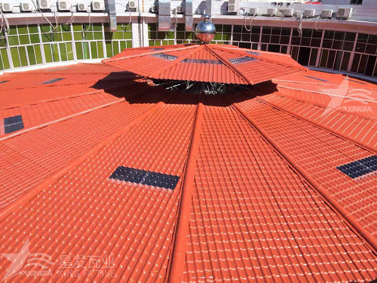 樹脂瓦的灰底和白底之間的比較：價(jià)格和質(zhì)量上有何差異？