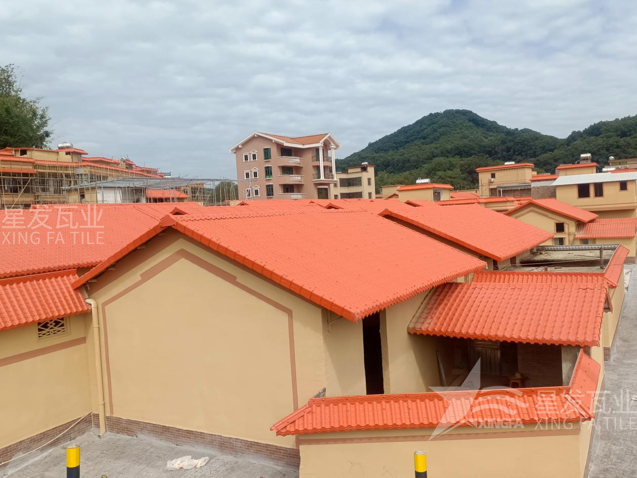 從傳統(tǒng)瓦片升級到合成樹脂瓦，讓農村房屋煥發(fā)新生！