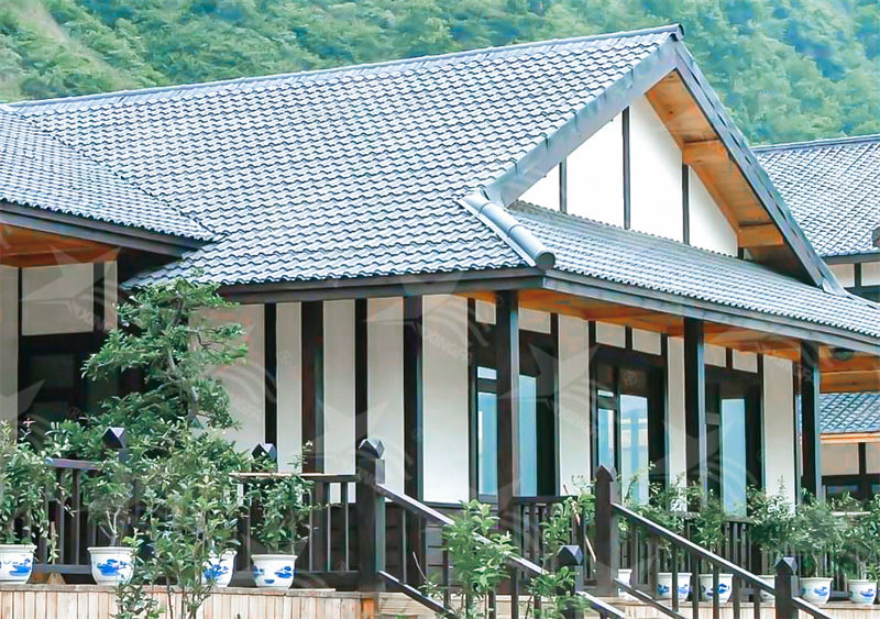 想購買材質(zhì)好的屋面瓦，到底選合成樹脂瓦好還是鋁瓦好？